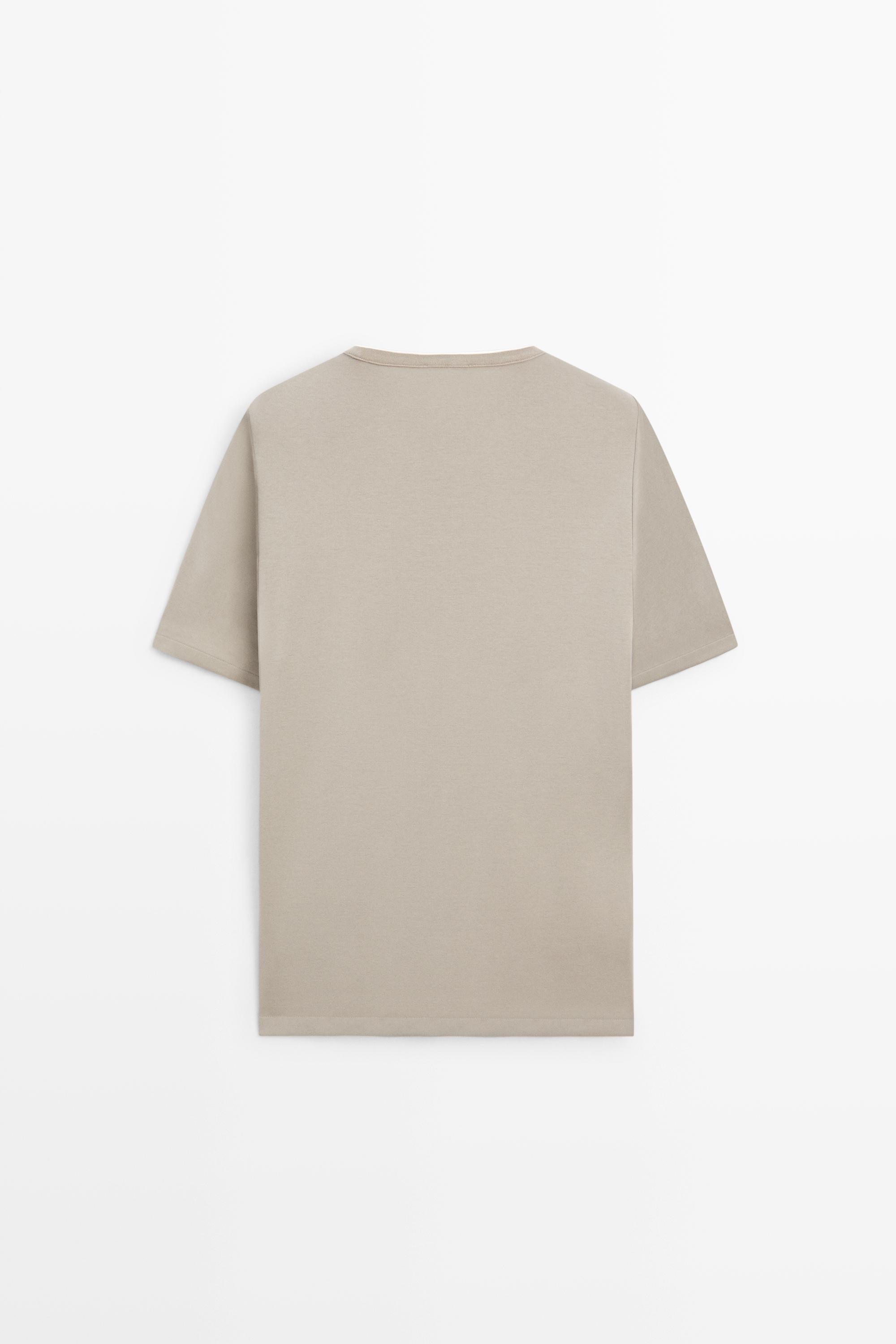 Contrast neck detail T-shirt